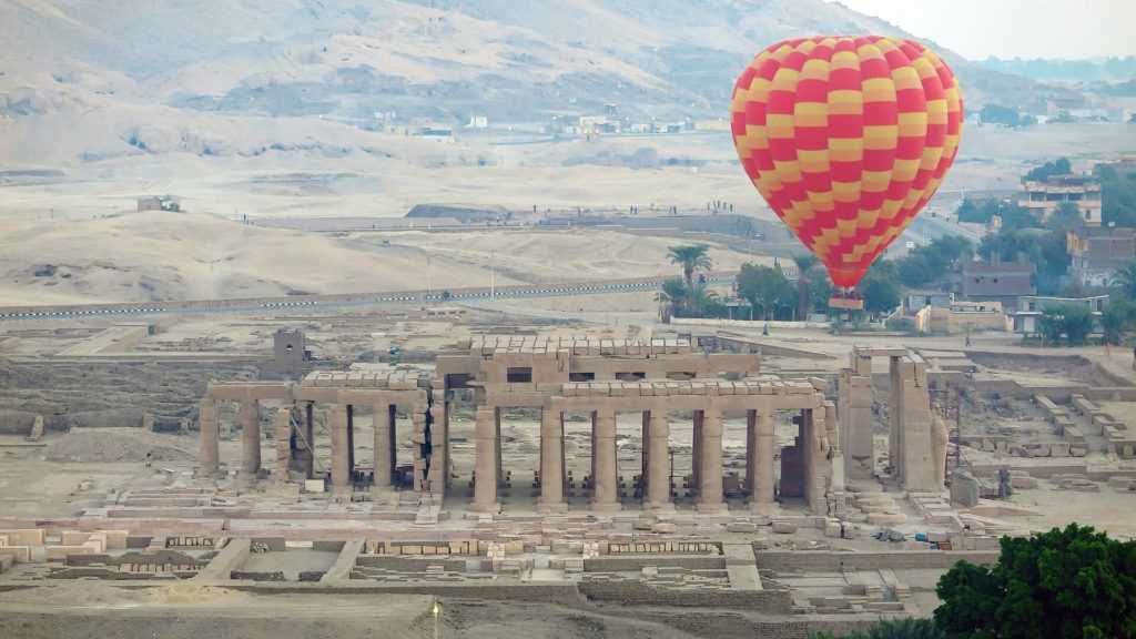 Ägypten Urlaub Tal der Könige Heißluftballonfahrt